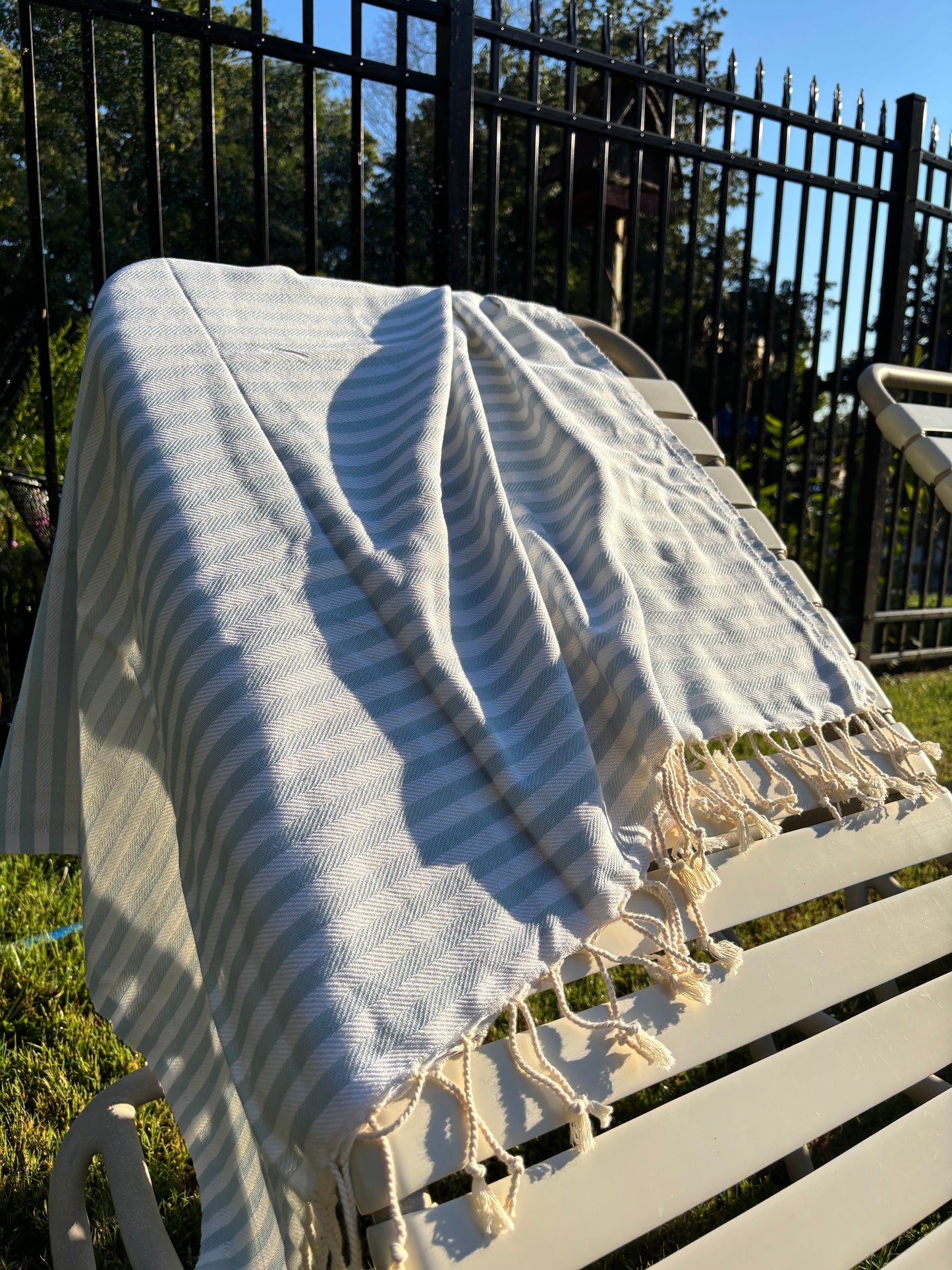 Blue&White Strip Beach Towel | Organic Beach Towel – Unfoldie